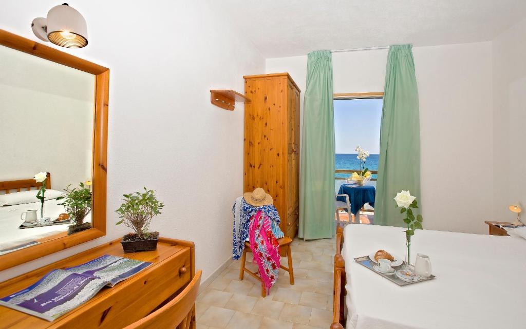 Hotel Vittorio Beach Resort Barano dʼIschia Rum bild